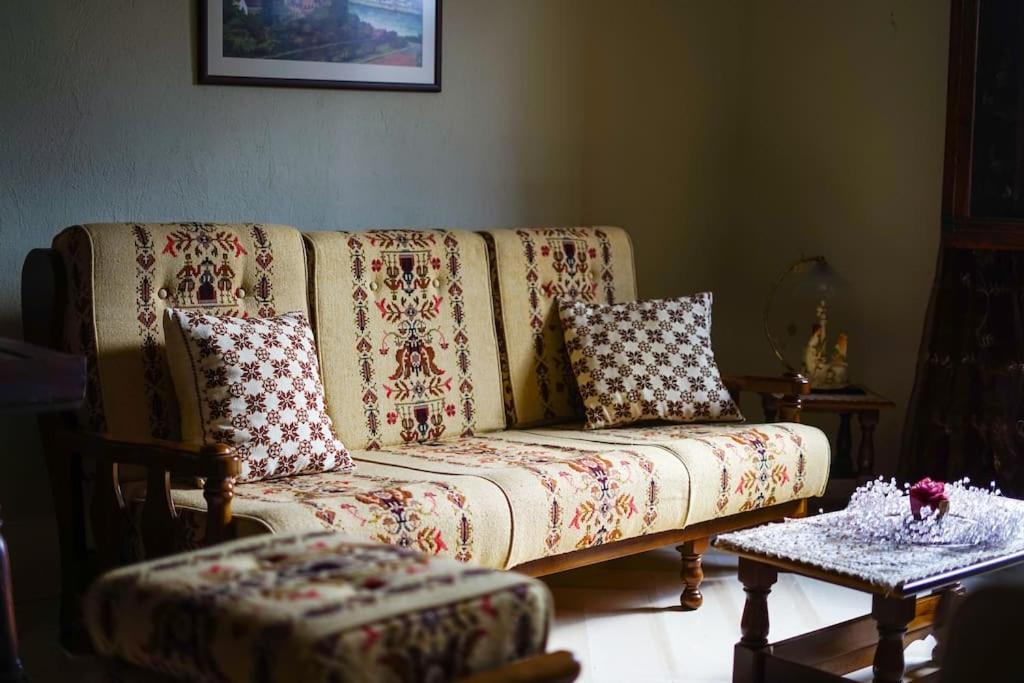 A seating area at Traditional cozy residence in Lafkos, Pelion