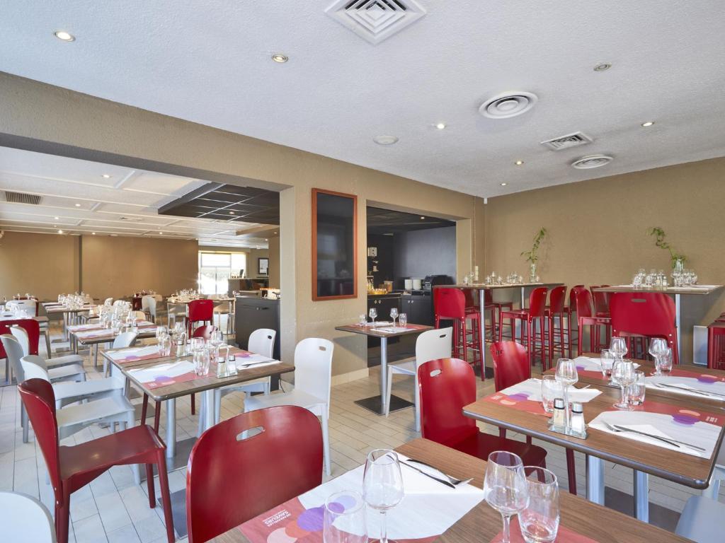 Restaurace v ubytování Campanile Lyon Nord - Ecully
