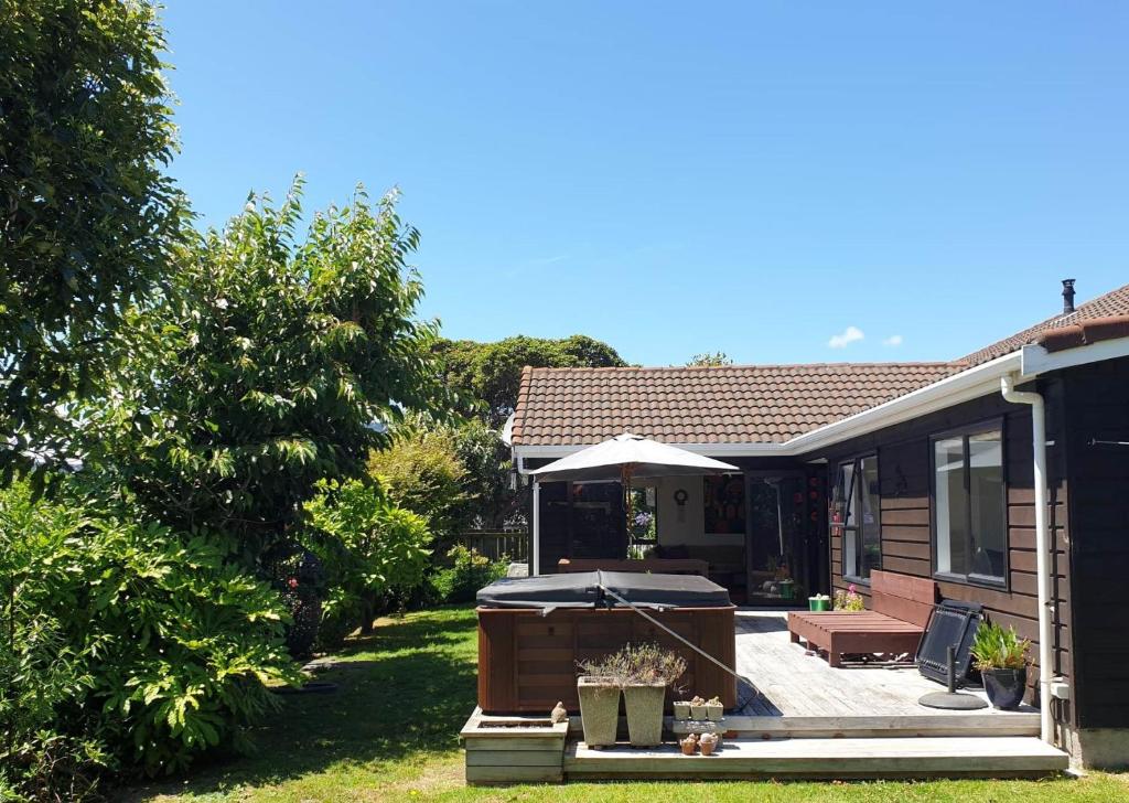 African Touch on Kapiti Coast, Paraparaumu (updated prices 2024)