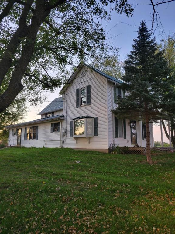 Mallory Estate, Chariton (updated prices 2024)