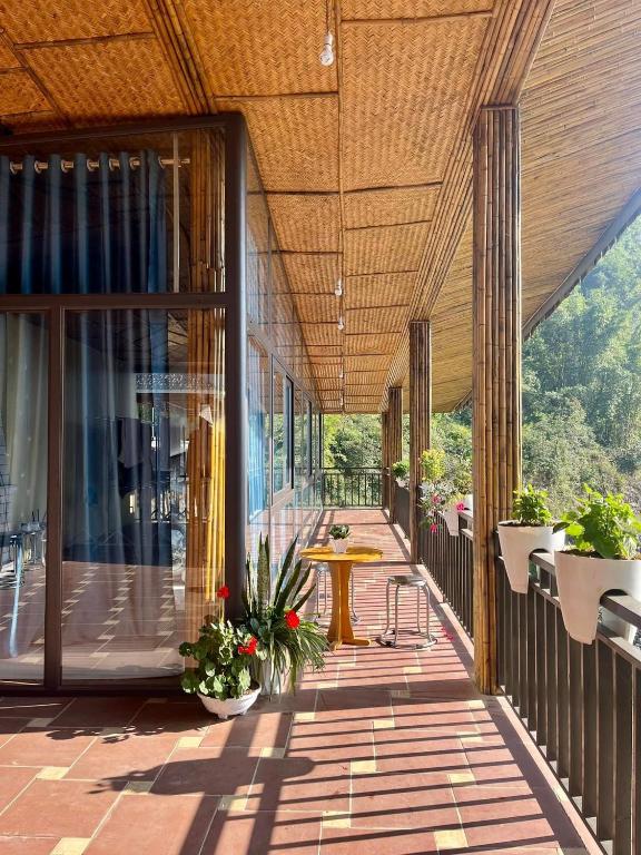 Ban công/sân hiên tại Arista Homestay