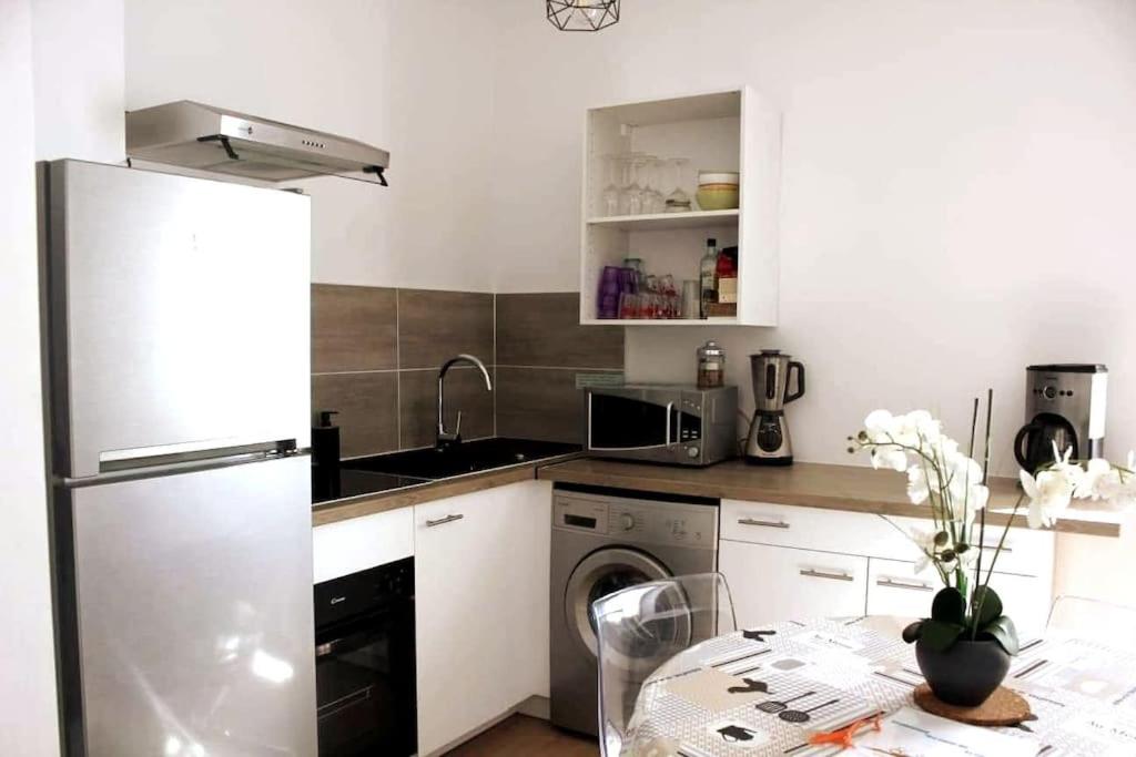 Au cœur de Saint Chamas - Appartement D'une Chambre