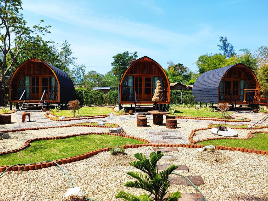 Mumsa Beach Resort & Restaurant - Bungalow - Waterkant