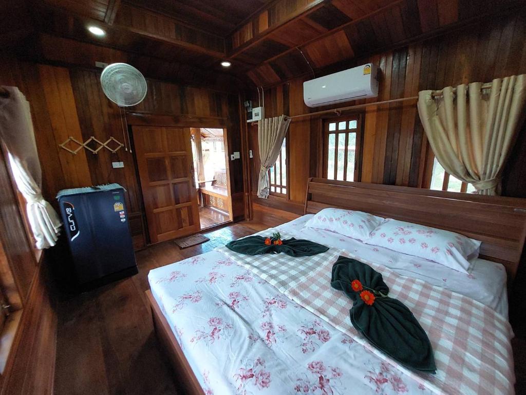 บ้านไร่สุดใจ โฮมสเตย์ - Habitación Doble Con Vista Al Parque