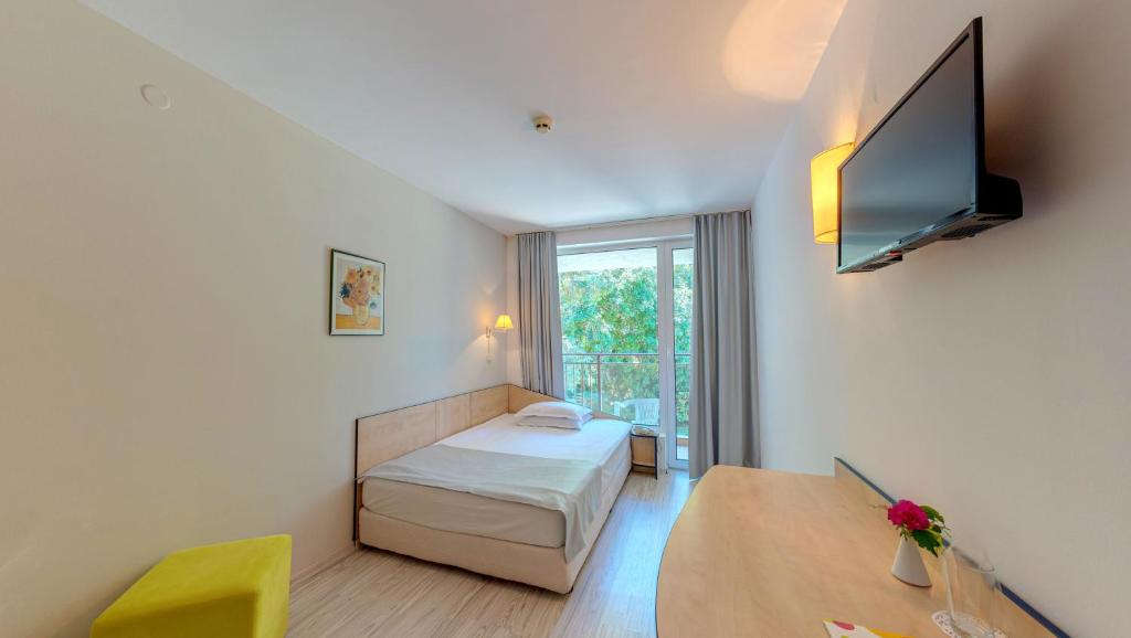 Single Room with Park View and Balcony