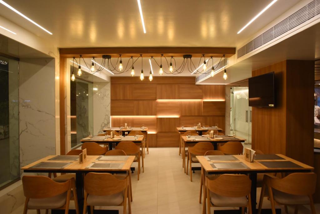 Restaurace v ubytování RATHNA RESIDENCY - Near US CONSULATE