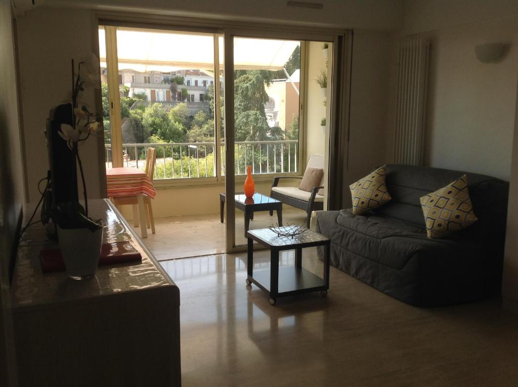 Posedenie v ubytovaní Spacious studio in the center of Cannes nice terrace easy walk to the Croisette and Palais - 1923