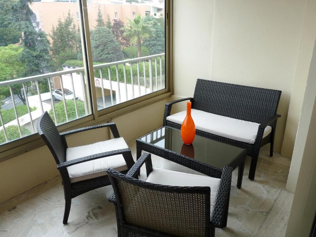 Balkón alebo terasa v ubytovaní Spacious studio in the center of Cannes nice terrace easy walk to the Croisette and Palais - 1923