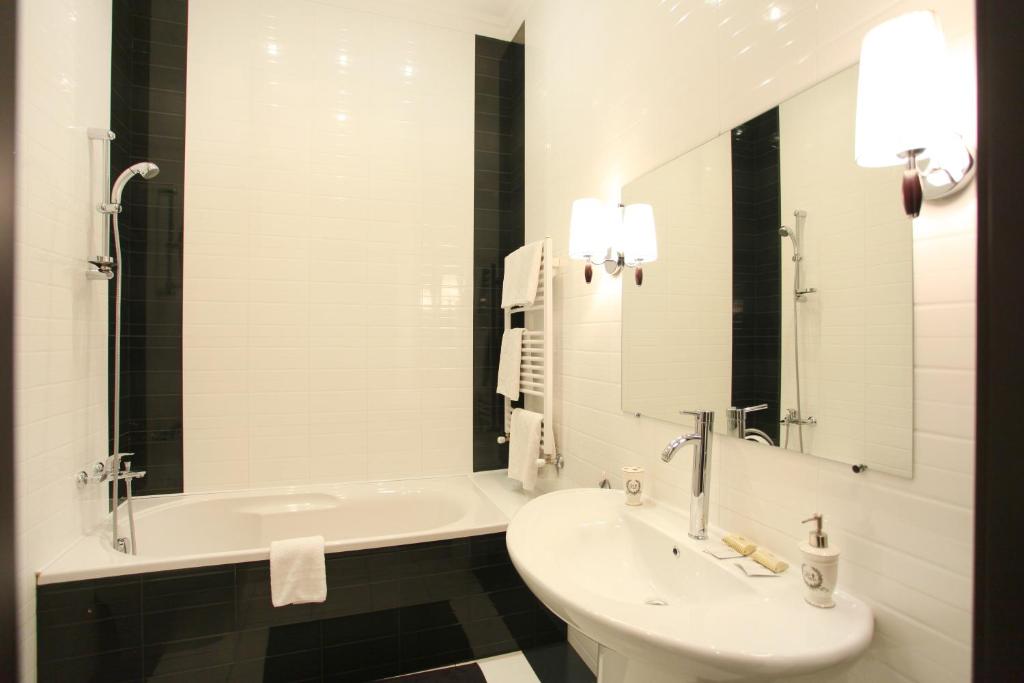Koupelna v ubytování Ekaterina Hotel
