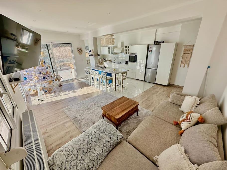 A kitchen or kitchenette at BEST VIEW at the Best Location