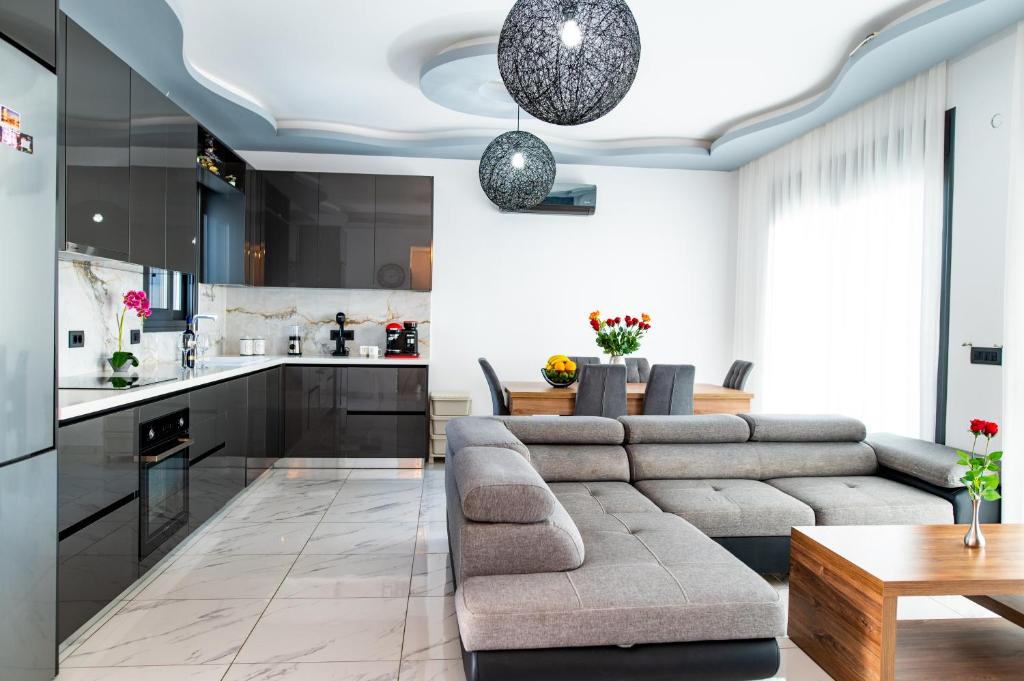 Kuchyň nebo kuchyňský kout v ubytování Sebastian Luxury Homes