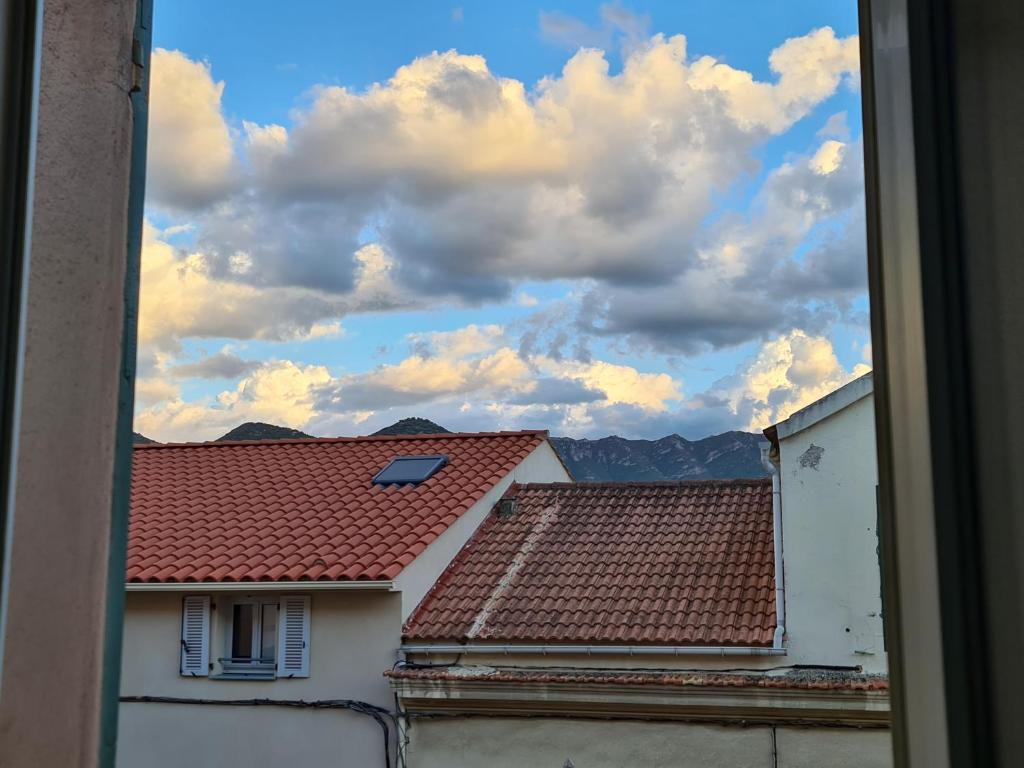 Budova, v ktorej sa apartmán nachádza