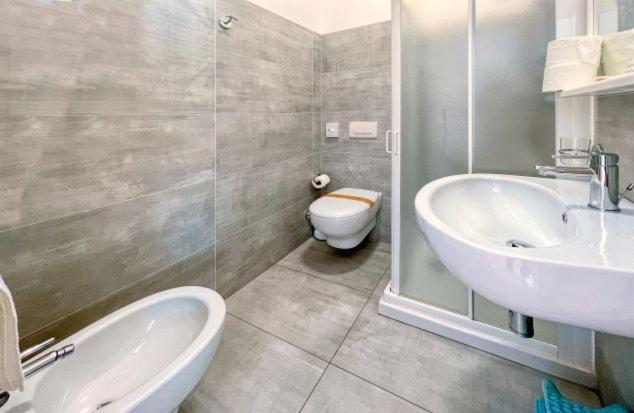 Koupelna v ubytování Hotel Vienna