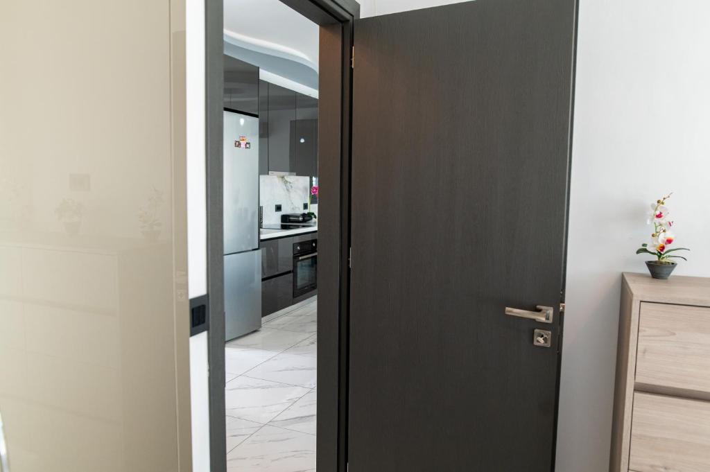 Kuchyň nebo kuchyňský kout v ubytování Sebastian Luxury Homes