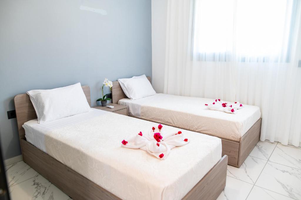 Postel nebo postele na pokoji v ubytování Sebastian Luxury Homes