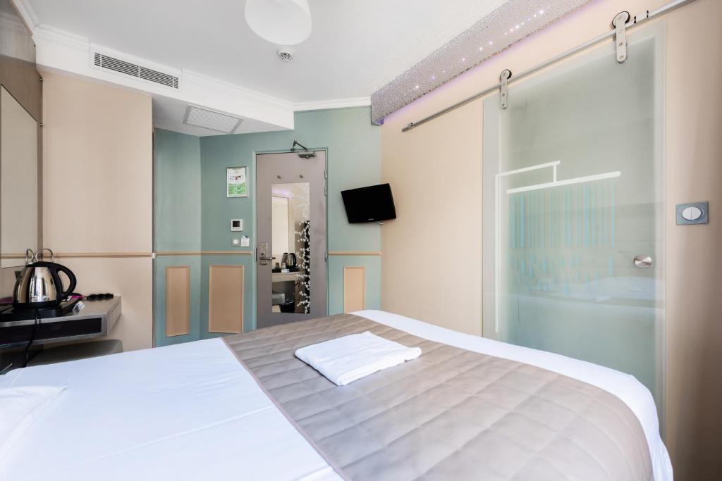 District Republique - Resim 20