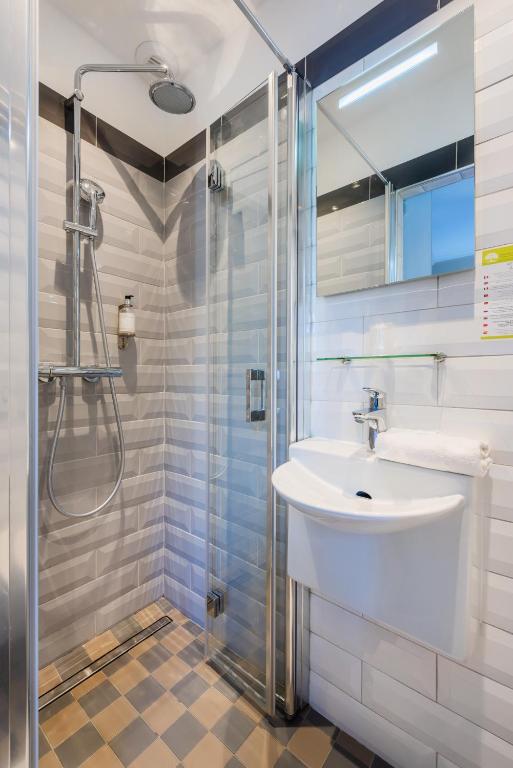 District Republique - Resim 22