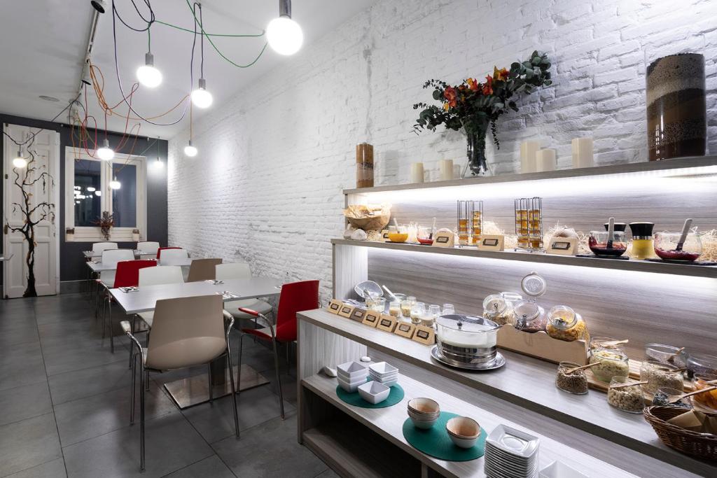 Petit Palace Lealtad Plaza - Resim 39