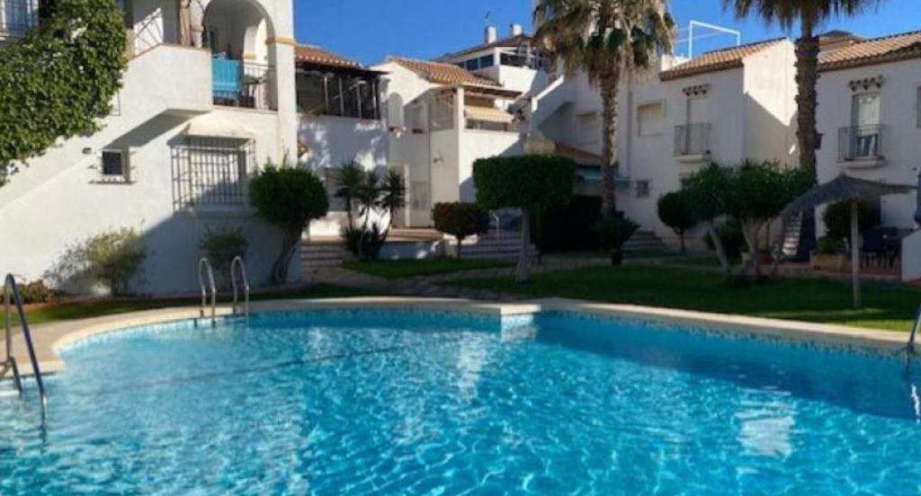 Bazén v ubytování Playa Flamenca 151 nebo v jeho okolí