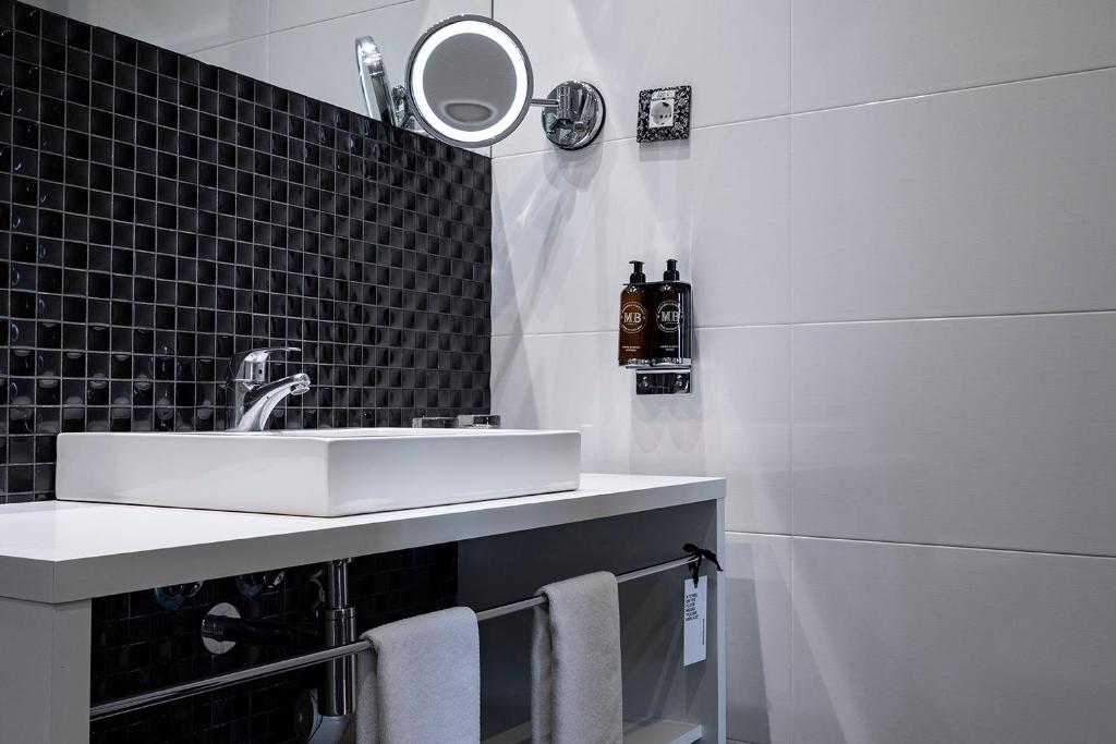 Petit Palace Lealtad Plaza - Resim 42