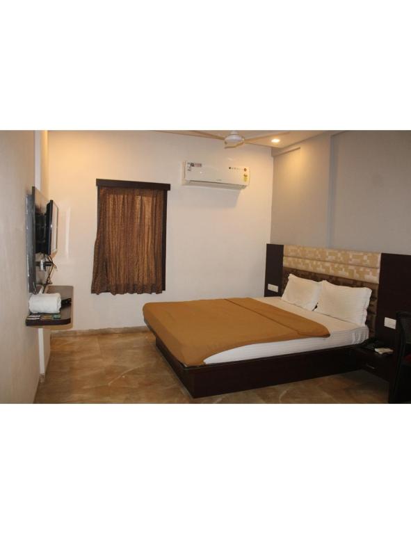 Hotel Narmada, Kevadia, Narmada - Deluxe Room