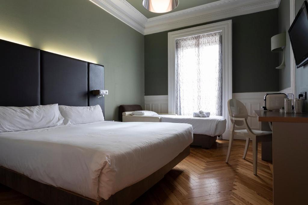 Petit Palace Lealtad Plaza - 
