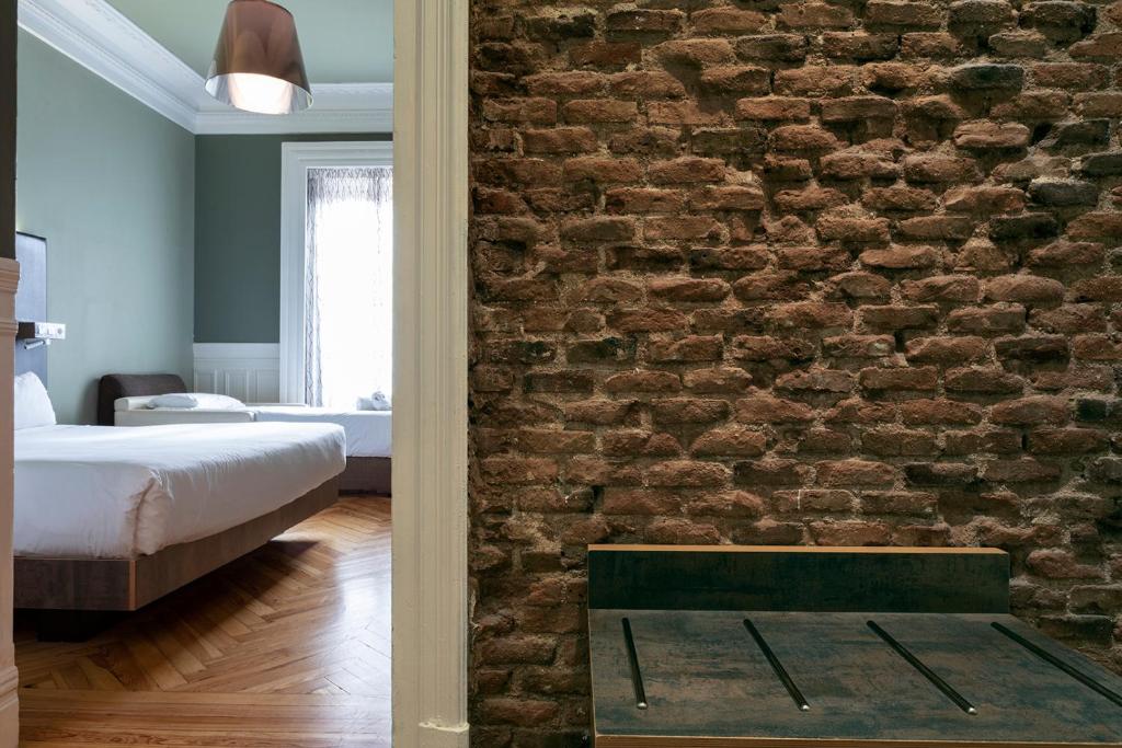 Petit Palace Lealtad Plaza - Triple Room