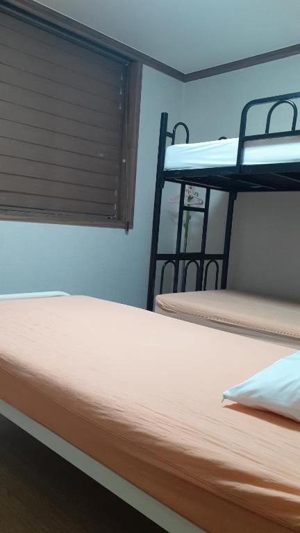 Jeonju International Hostel - Habitación Triple Confort Con Ducha