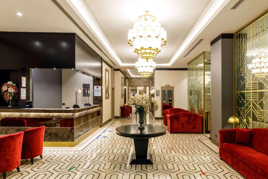 رامادا اثر ویندهام استانبول گلدن هورن, آژانس هواپیمایی آسمان سپید