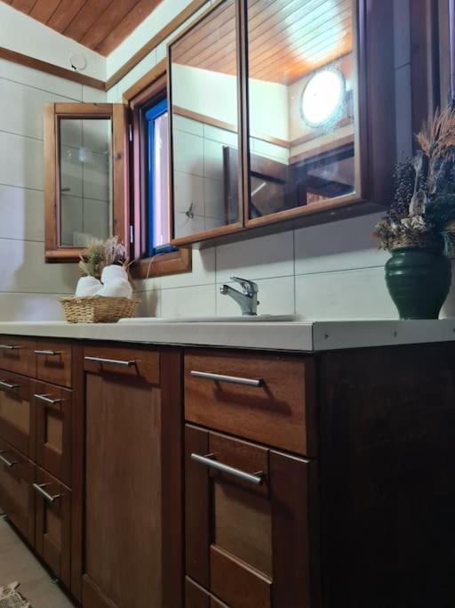 Łazienka w obiekcie Annas cozy cottage Kalymnos