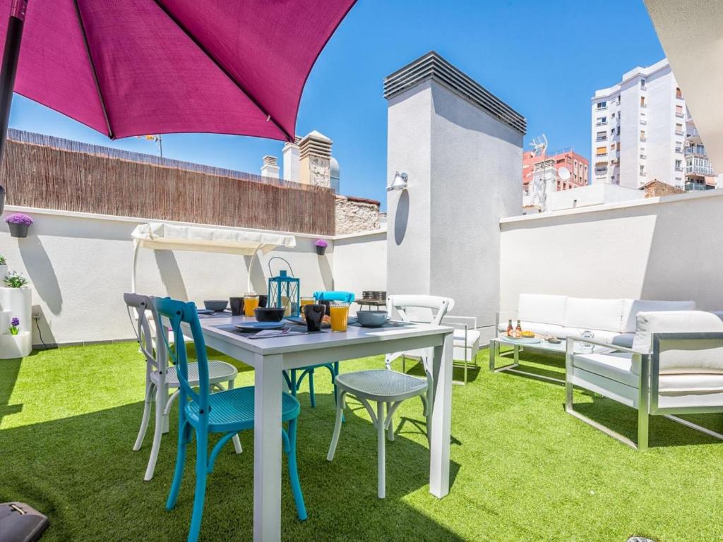 Atico Terraza Privada Piscina Centro AC Nuevo 1hab