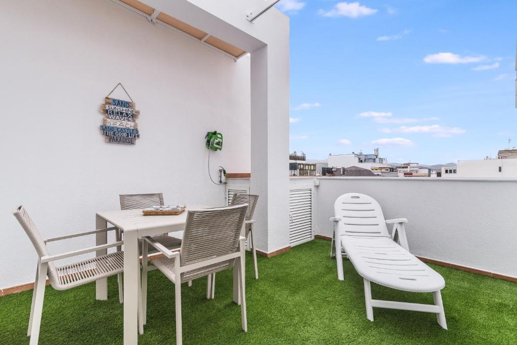 Balkón nebo terasa v ubytování Home2Book El Perenquén Las Canteras