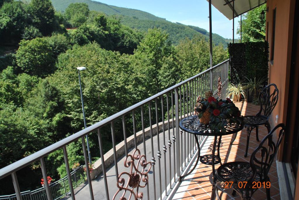 Výhľad na hory alebo výhľad na hory priamo z of the bed and breakfast
