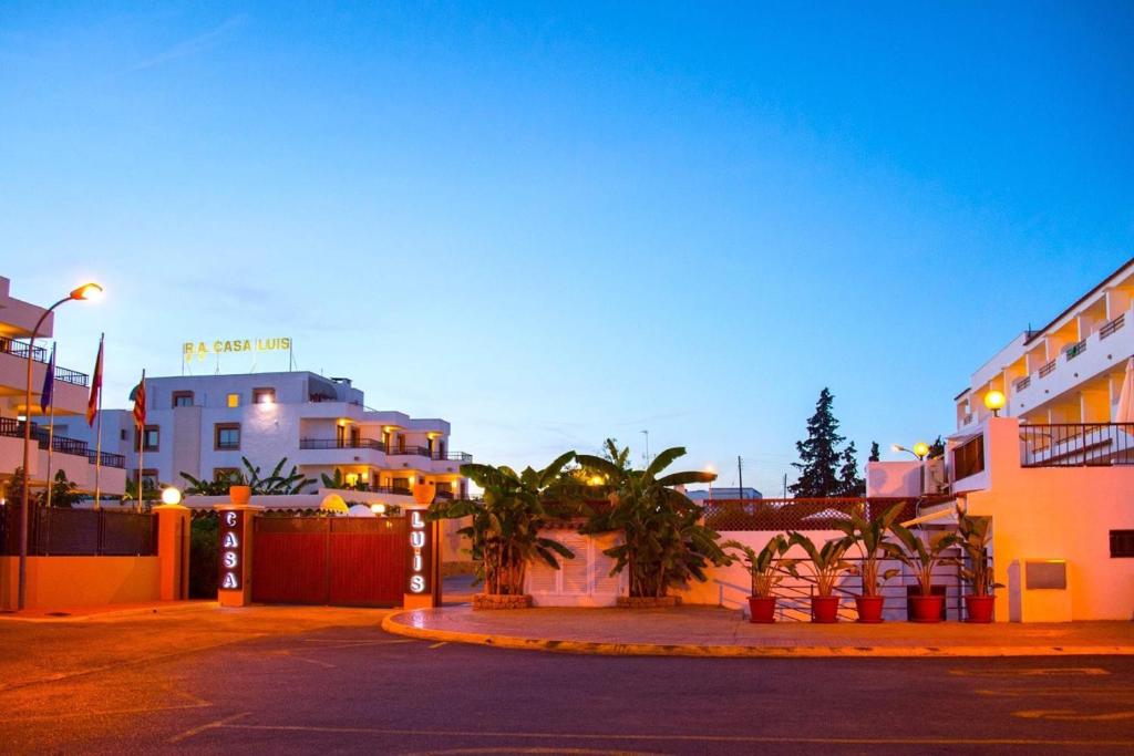 Casa Luis Apartments, Santa Eularia des Riu – Bijgewerkte ...