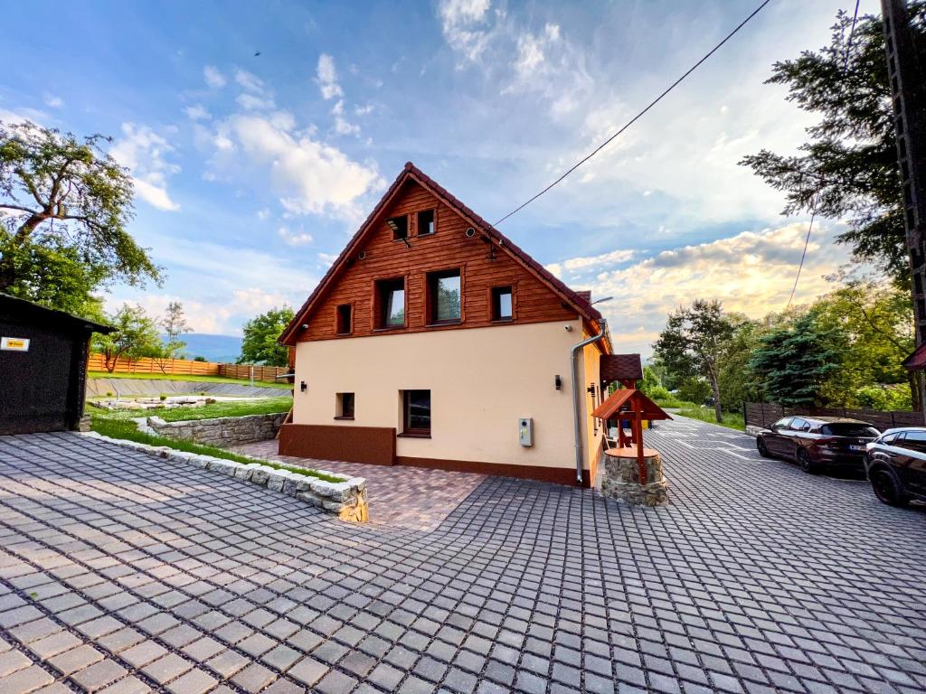 Budova, v ktorej sa apartmán nachádza