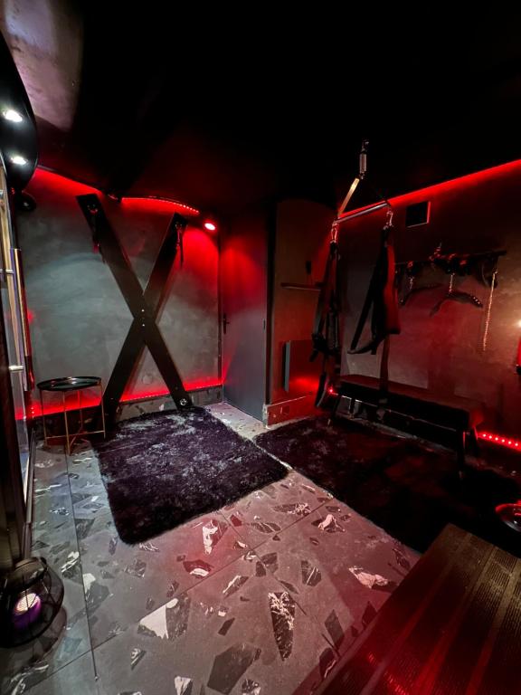 Postel nebo postele na pokoji v ubytování Love Room - espace bien être L'Osmose Wimereux