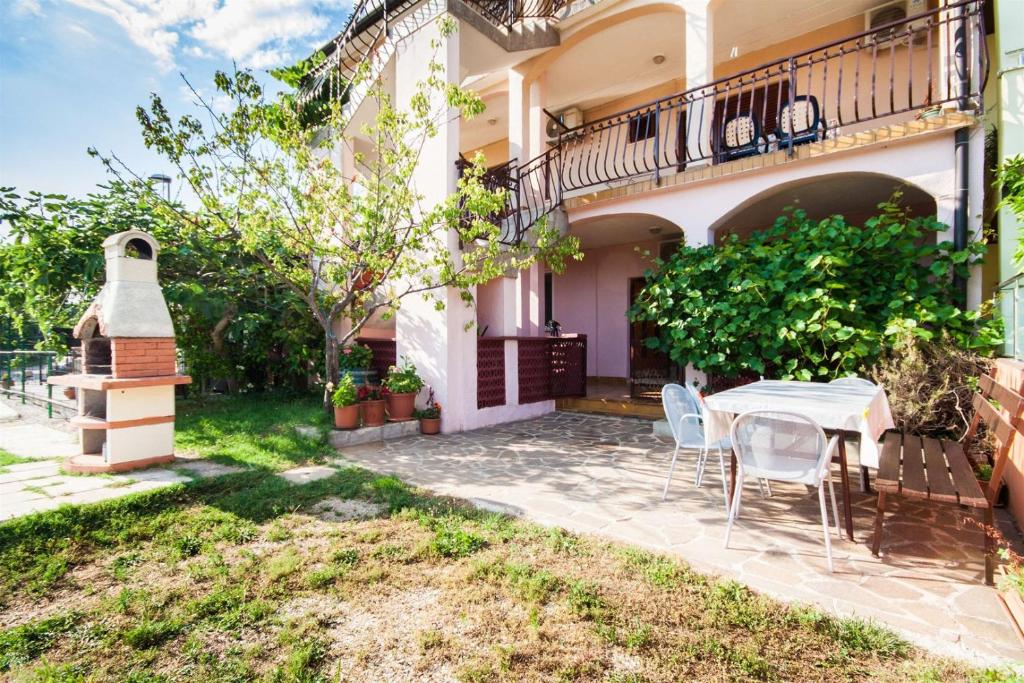 Zahrada ubytování Apartments Dara