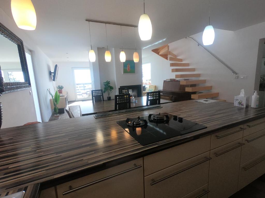 Kuchyň nebo kuchyňský kout v ubytování Hiša v mesečini - Moonlight house
