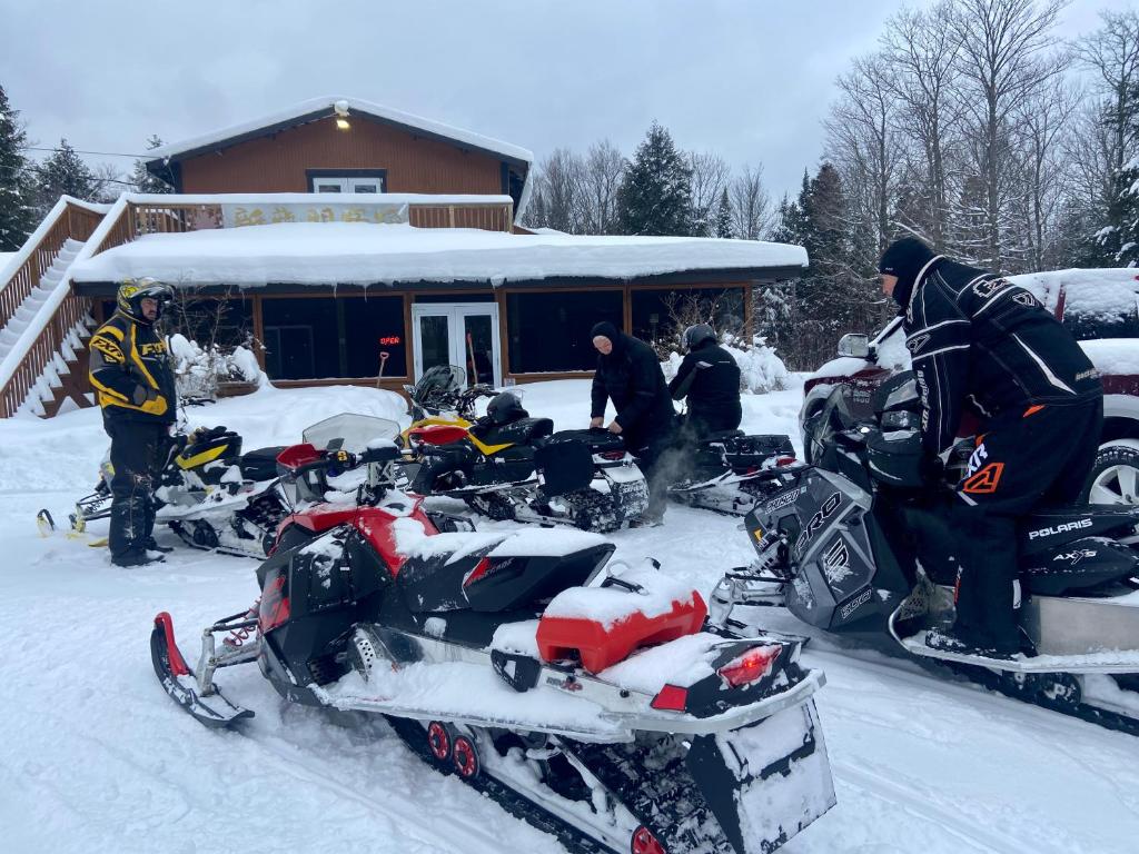 Madawaska Lodge, Madawaska (updated prices 2024)