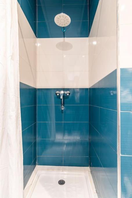 Un baño de Riad Hôtel Essaouira