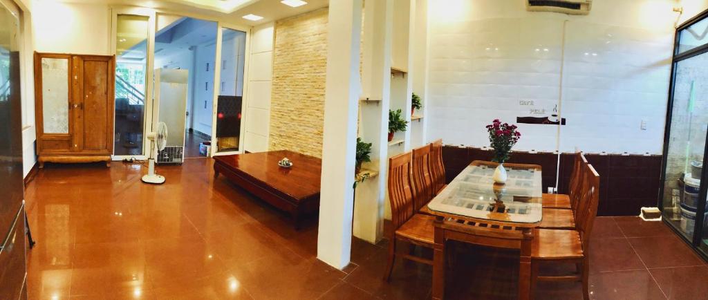 TV a/nebo společenská místnost v ubytování Đức Tuân 2 Motel