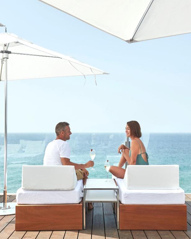 Huéspedes de Hotel Faro, a Lopesan Collection Hotel - Adults Only