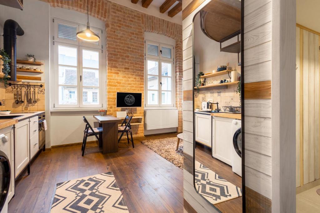 Old Port Riverside Apartments in City Center - Duplex Studio