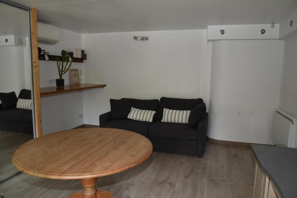 Część wypoczynkowa w obiekcie Rez de chaussée de Villa Marseille 9ème