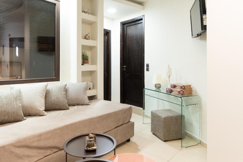 TV a/nebo společenská místnost v ubytování Pasiphae Lux Apartment Downtown