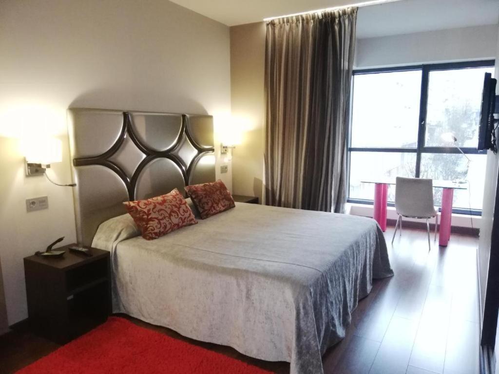 Silken Axis Vigo - Tweepersoonskamer Met 1 Of 2 Bedden