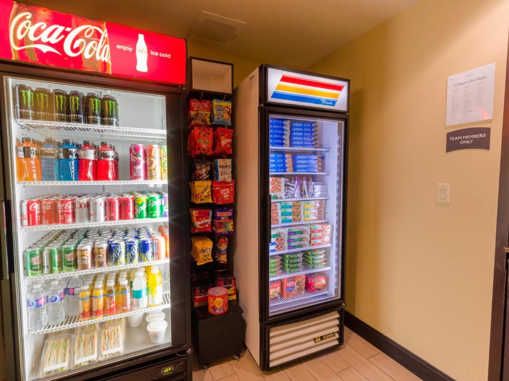 Staybridge Suites West Edmonton by IHG - Resim 41