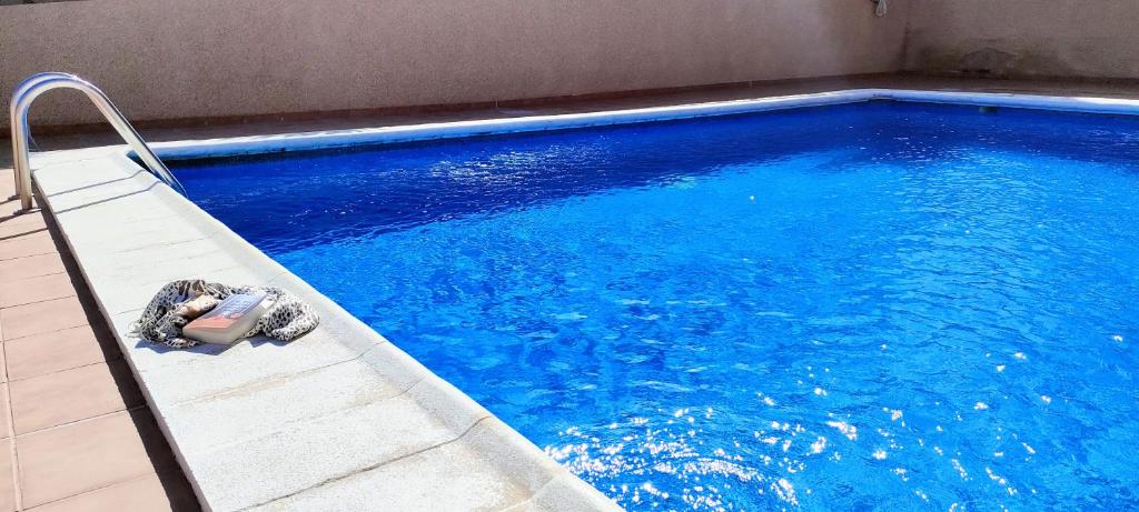 Bazén v ubytovaní CM 2 bd appartment near the sea alebo v jeho blízkosti