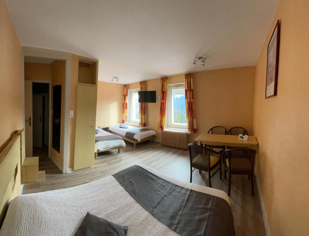 Hostel de La Grande Cascade - Habitación Cuádruple Familiar