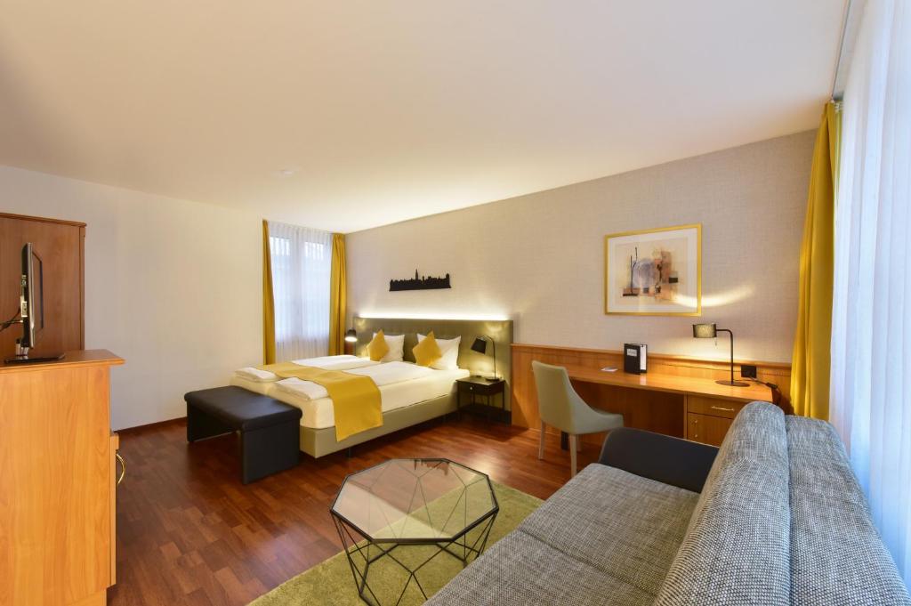 Postel nebo postele na pokoji v ubytování Hotel Engel